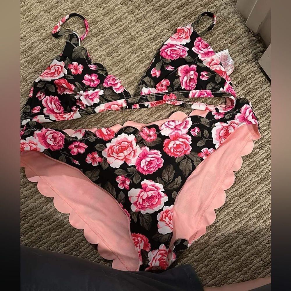 Rose scalloped bikini sz XL